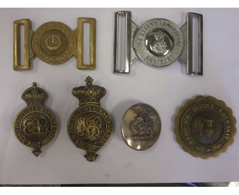 A quantity of Regimental Cap Badges and other badges including Shropshire Light infantry, Army Cyclist Corps, Tank Corps, var