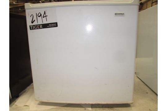 Kenmore Mini Refrigerator M N 564 981890 Asset Location Front Warehouse Site Location Brea