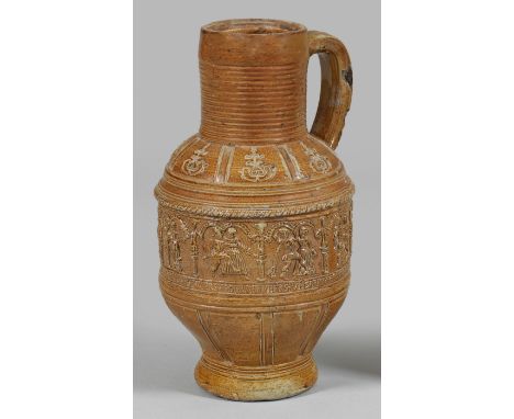 Raerener Renaissance-Krug mit Bauerntanz Steinzeug mit hellbrauner Salzglasur. Krug mit walzenförmigem Körper, breitem, zylin