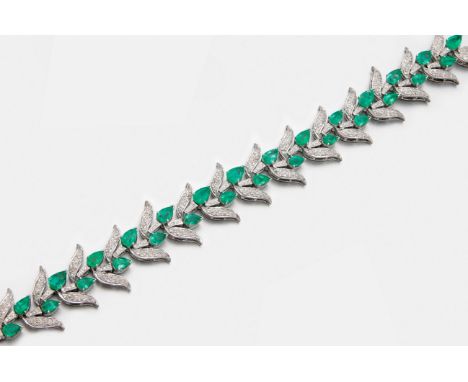 Glamouröses Smaragd-Armband mit Diamanten Weißgold, gest. 750. Schauseitig besetzt mit leuchtendgrünen Smaragden von zus. ca.