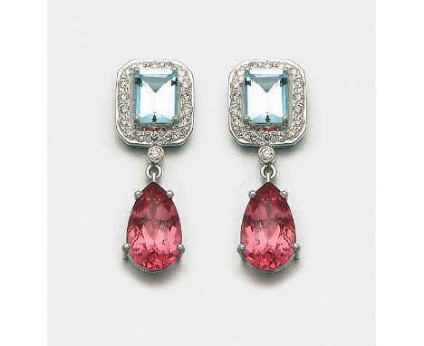 Paar dekorative Aquamarin-Turmalin-Ohrgehänge Weißgold. 18 ct.; Schauseitig besetzt mit zwei melonenfarbenen Turmalinen von z