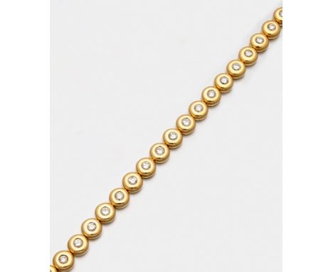 Tennis-Armband mit Brillanten Gelbgold, gest. 750. Schauseitig besetzt mit insges. 20 Brillanten von zus. ca. 5,50 ct. (vvs1-
