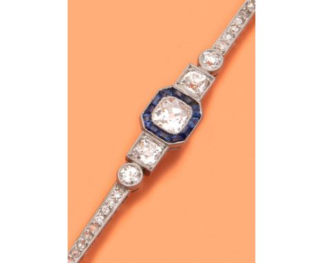 Art Déco-Nadel mit Diamanten Gelbgold, 14 ct. und Platin. Schauseitig besetzt mit Altschliffdiamanten von zus. ca. 1,00 ct. s