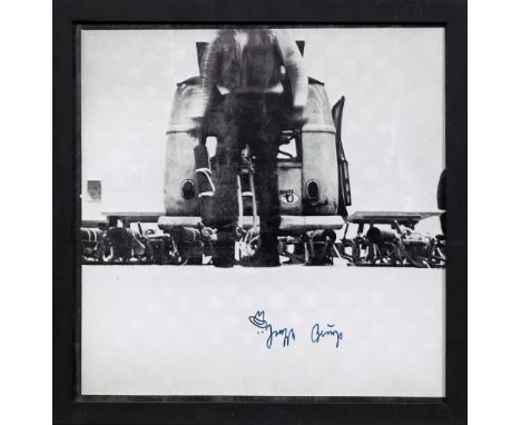 Joseph Beuys (1921 Kleve - 1986 Düsseldorf)Fotosiebdruck, 1973. Aus der sogenannten 3-Tonnen-Edition. Edition Staeck, Heidelb