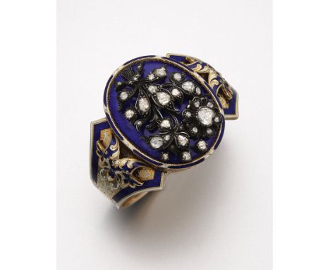 Prachtvoller Biedermeier-Diamantarmreif Schweiz. Neuchâtel. Um 1860. Gelbgold, 14 ct.; teilw. royalblau und weiß emailliert. 