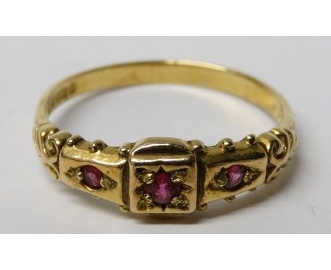 9ct 3 ruby stone set ring 
