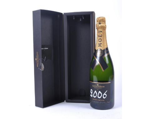 Moet &amp; Chandon 2006 Grand Vintage Champagne, 75cl, 12.5% vol, in original presentation box.