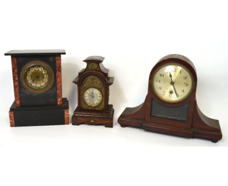 A French slate mantel clock (af), a shaped oak cased and brass mantel clock the silvered dial set with Roman numerals and a f