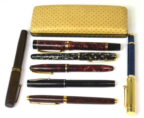 Seven vintage fountain pens to include a Parker Sonnet, Waterman's Ideal, Parker Laque, Duro Conway Stuart, parker marble eff