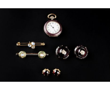 A COLLECTION OF ANTIQUE AND LATER JEWELLERY, comprising a pair of Victorian garnet and diamond set brooches, each circular ga