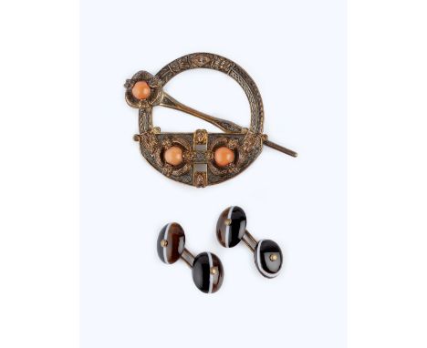 A COLLECTION OF ANTIQUE AND LATER JEWELLERY, comprising an Irish Celtic Revival 'Tara' brooch by West & Son, of annular desig