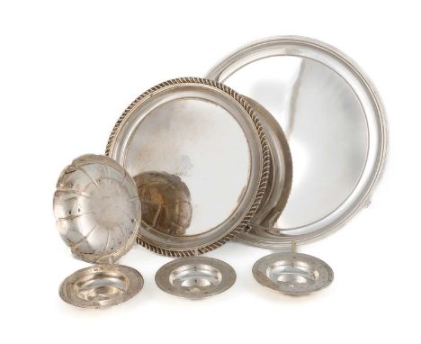 A mixed lot of silver items,comprising: a salver by Roberts and Belk, Sheffield 1970, diameter 25cm, a Victorian waiter, Lond