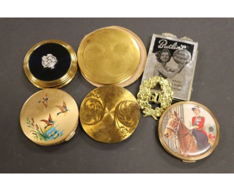 Five vintage compacts to include Stratton x 2 (geese; trooping colour design), Melissa x 1 and two others plus compact mirror