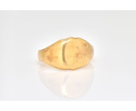 AN 18CT GOLD SIGNET RINGRing size R and a half, London 1905, weight 6.2 gms