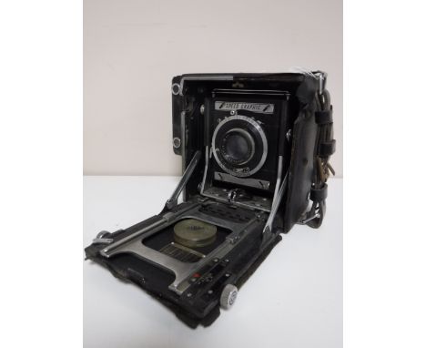 A Speed Graphic Colwood Camera Co. box camera Graflex 135mm 460036