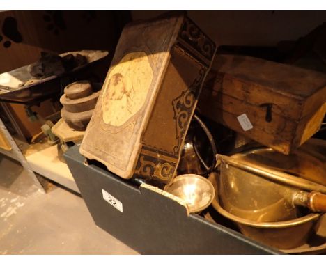 Shelf of mixed metalware to include balance scale with mixed weights 