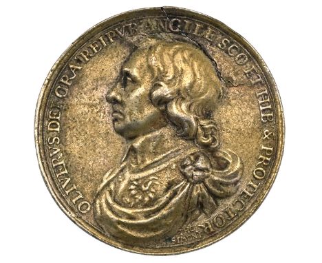 1653 cast silver Oliver Cromwell, Lord Protector medal by Thomas Simon with crack (Eimer 188b). Obverse: draped and armoured 