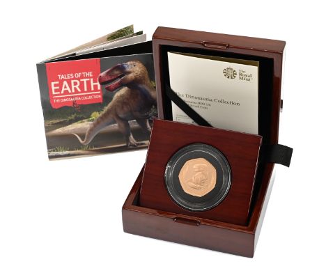 2020 Royal Mint Megalosaurus gold proof 50p coin from the Natural History Museum Dinosauria series. Obverse: portrait of Quee