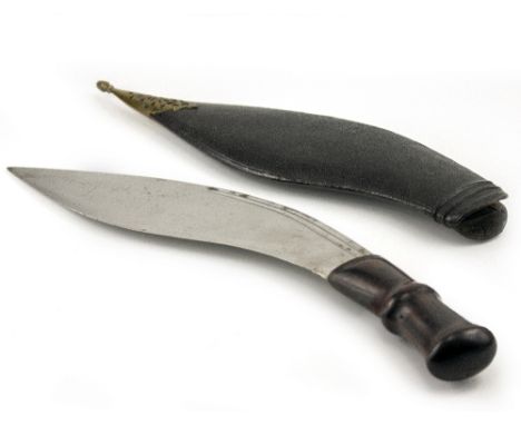 A LATE 19TH / EARLY 20TH CENTURY EASTERN KUKRI TYPE KNIFE with a rosewood hilt and a leather scabbard, the steel blade 30cm l