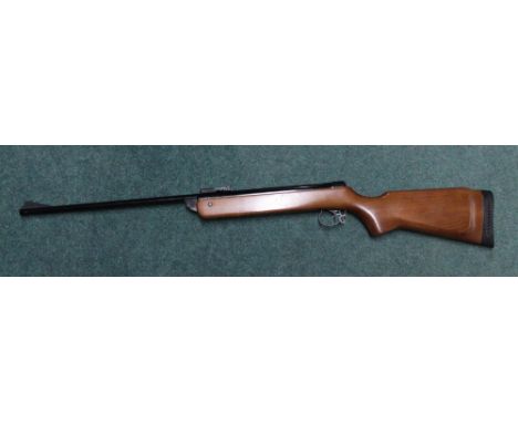 A BSA Meteor Mk2 Super .22 break barrel air rifle. Serial no TE56122 (1969-73). Holds compression and fires well. 