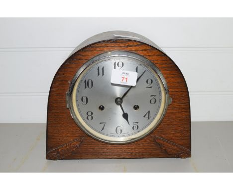 WOODEN MANTEL CLOCK