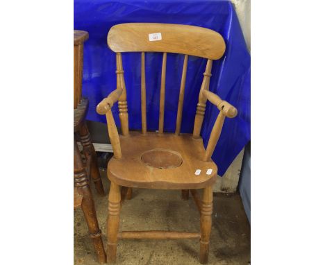 WINTAGE CHILDS COMMODE CHAIR