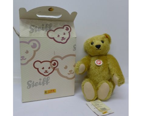 A Steiff Teddy, Classic 1909, boxed, with growler