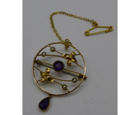 A 9ct gold, amethyst and seed pearl brooch, 2.3g