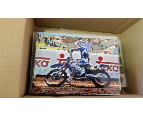 MOTOR CYCLE RACING, colour photos (6 x 4), mainly bikes on track, inc. Fogarty, Derek Young, Freddie Spencer, Ryan Farquhar, 