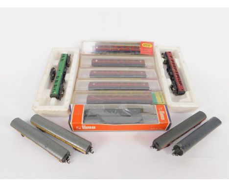 Graham Farish and Lima n gauge coaches, comprising an LMS 3rd Class Saloon Coach, two GWR buffet cars and two brake coaches, 