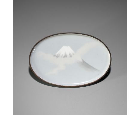 A FINE CLOISONNÃ‰ ENAMEL TRAY DEPICTING MOUNT FUIJI IN THE STYLE OF NAMIKAWA SOSUKEJapan, Meiji period (1868-1912)Of oval for