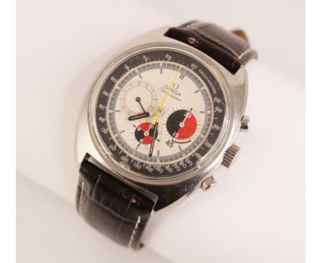 A gentleman's stainless steel Omega Seamaster "Soccer Timer" Chronograph wristwatch, the white dial with grey chapter ring, t