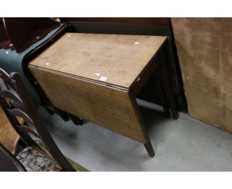 Early 19th century Oak Gate-leg Table raised on square legs, 90cms long x 71cms high 