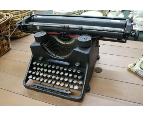 Vintage Bar-Lock typewriter 