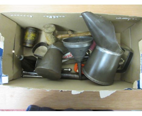 Collection of vintage tools to include oil cans etc. 