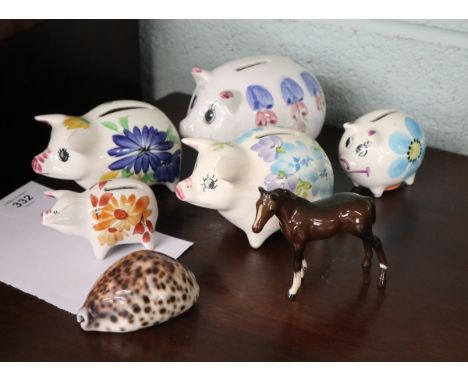 Collection of Wemyss style pig money boxes 