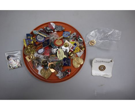 Collection of badges to include Jolly Golly's Notice from the the-saleroom.com: These items are listed on the basis they are 