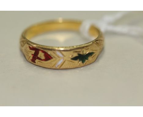 A Chinese gold and enamel ring, stamped '90%', with red, white and green enamel, 3.6g.