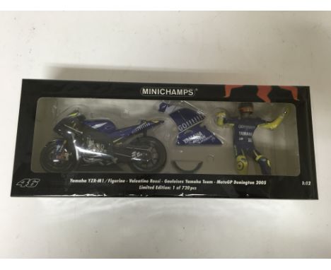 Minichamps, 1:12 scale, Valentino Rossi collection, Yamaha YZR-M1/ Figurine, Gauloises Yamaha team, Moto GP Donington 2005, L