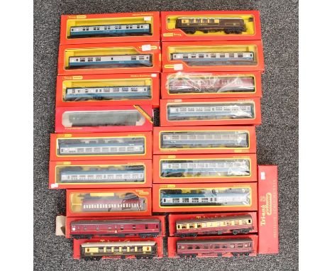 Hornby OO gauge model railways coaches rolling stock to include R726 BR Inter City brake 2nd class coach x2, R729 buffet car,