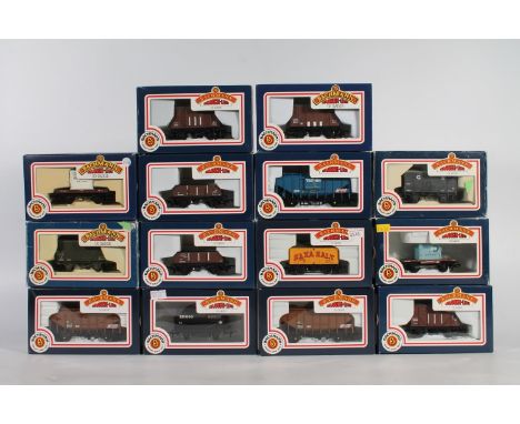 Bachmann Branchline OO gauge model railways to include fourteen items of rolling stock to include 33125A 35 ton bulk grain wa