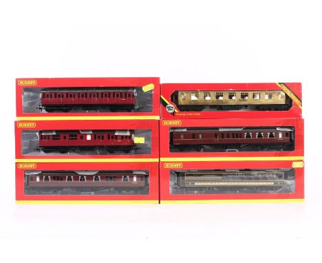 Hornby OO gauge model railways coaches to include R4411 BR Hawksworth brake 3rd class W2246W, R4412 BR Hawksworth composite c