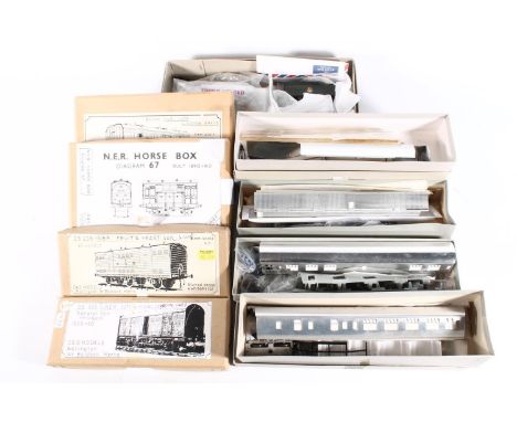 Modern Traction Kits model kits to include CS2 four wheel By van, CB6 brake second class coach, CB34 BT mkI buffet car, CE7 e