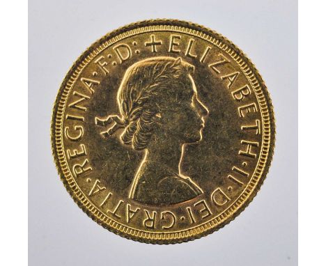 3 x Elizabeth II, Sovereigns: 1958, 1962 and 1963, obv. young head right, BRITT:OMN omitted, rev. Pistrucci, light contact ma