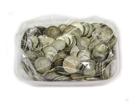 Pre-1947 Silver halfcrowns, shillings, sixpences etc., gross weight 2858.2g, many examples in a collectable grade.