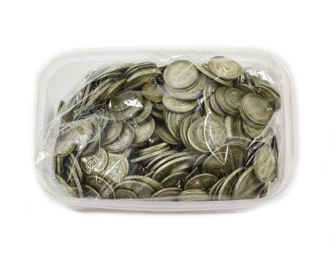 Pre-1947 Silver halfcrowns, shillings, sixpences etc., gross weight 2683.4g, many examples in a collectable grade.