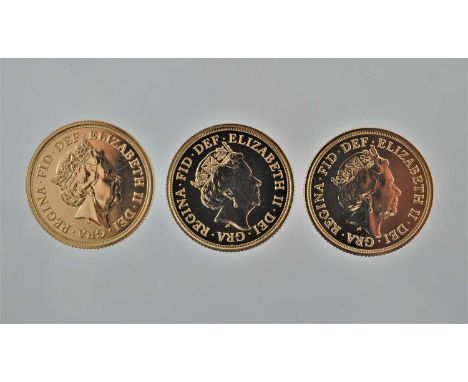 3 x Elizabeth II, Sovereigns 2018, 2019 and 2020, obv. Clark portrait of the Queen, rev. Pistrucci, ABU.