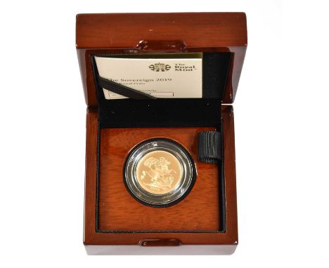Elizabeth II, Gold Proof Sovereign 2019, obv. Clark portrait of the Queen, rev. Pistrucci, limited edition no. 7337 of 9500, 