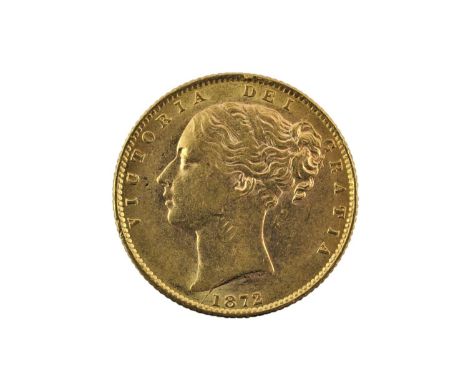 Victoria, Sovereign 1872, obv. young head left, rev. crowned shield of arms within wreath, no die number, die chip below trun