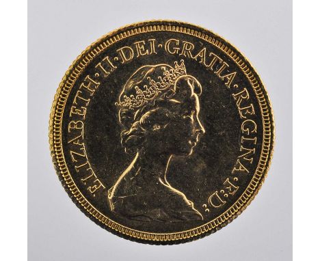 3 x Elizabeth II, Sovereigns: 1978(x2) and 1982, obv. Machin portrait of the Queen, rev. Pistrucci, light contact marks other